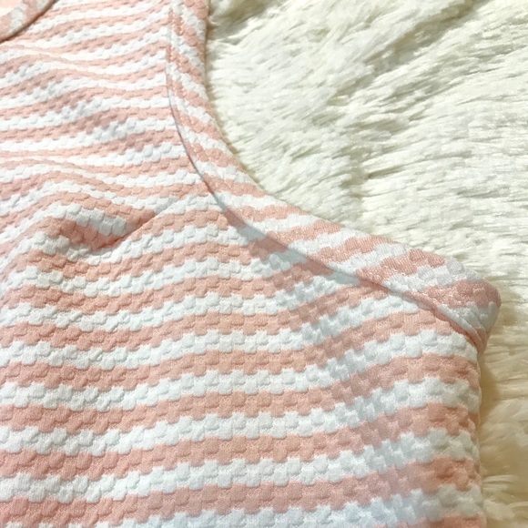 Pink White Striped Sleeveless Crop Tank Top - Picture 6 of 7